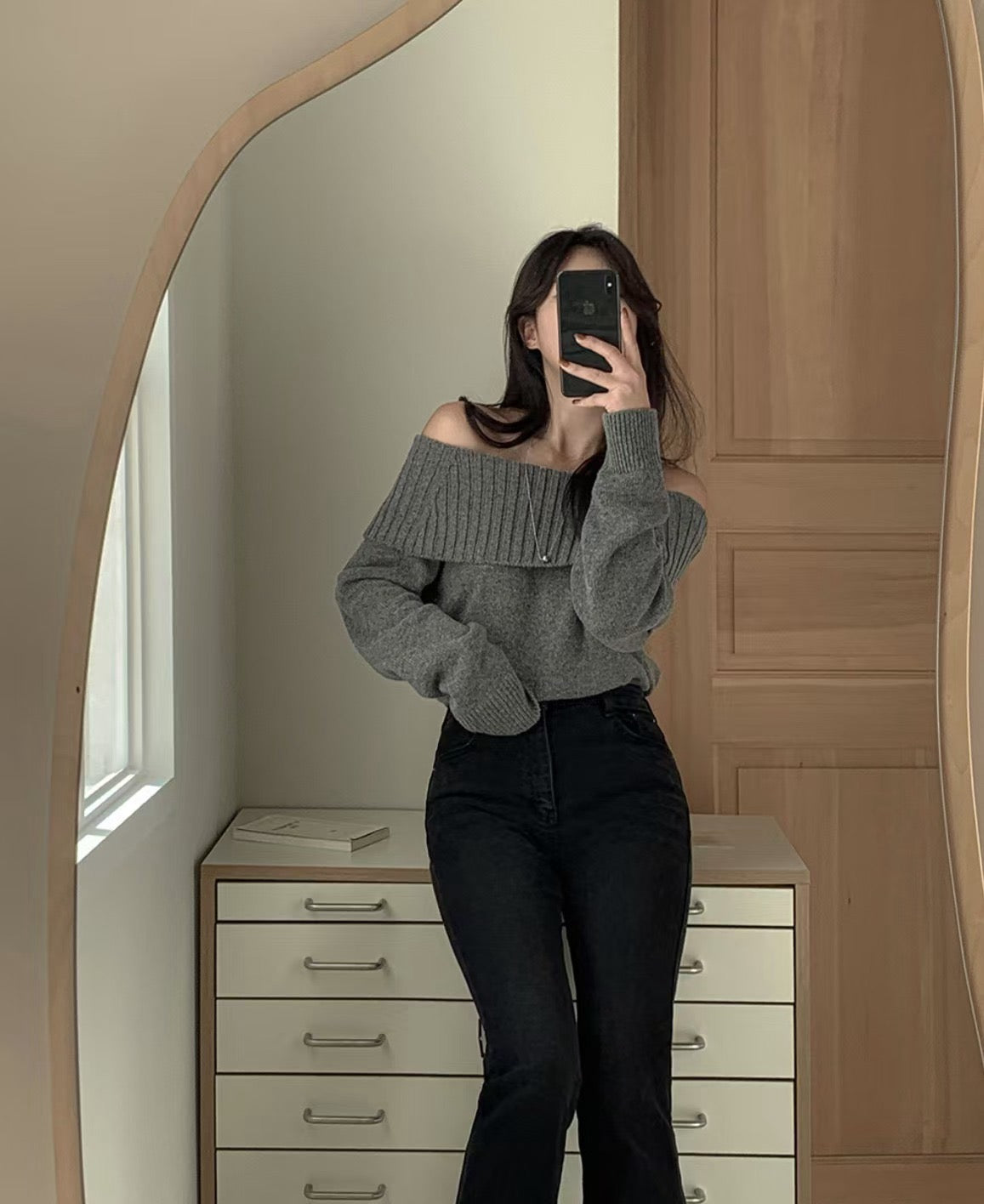 Off-the-shoulder Long Sleeve Knit Top