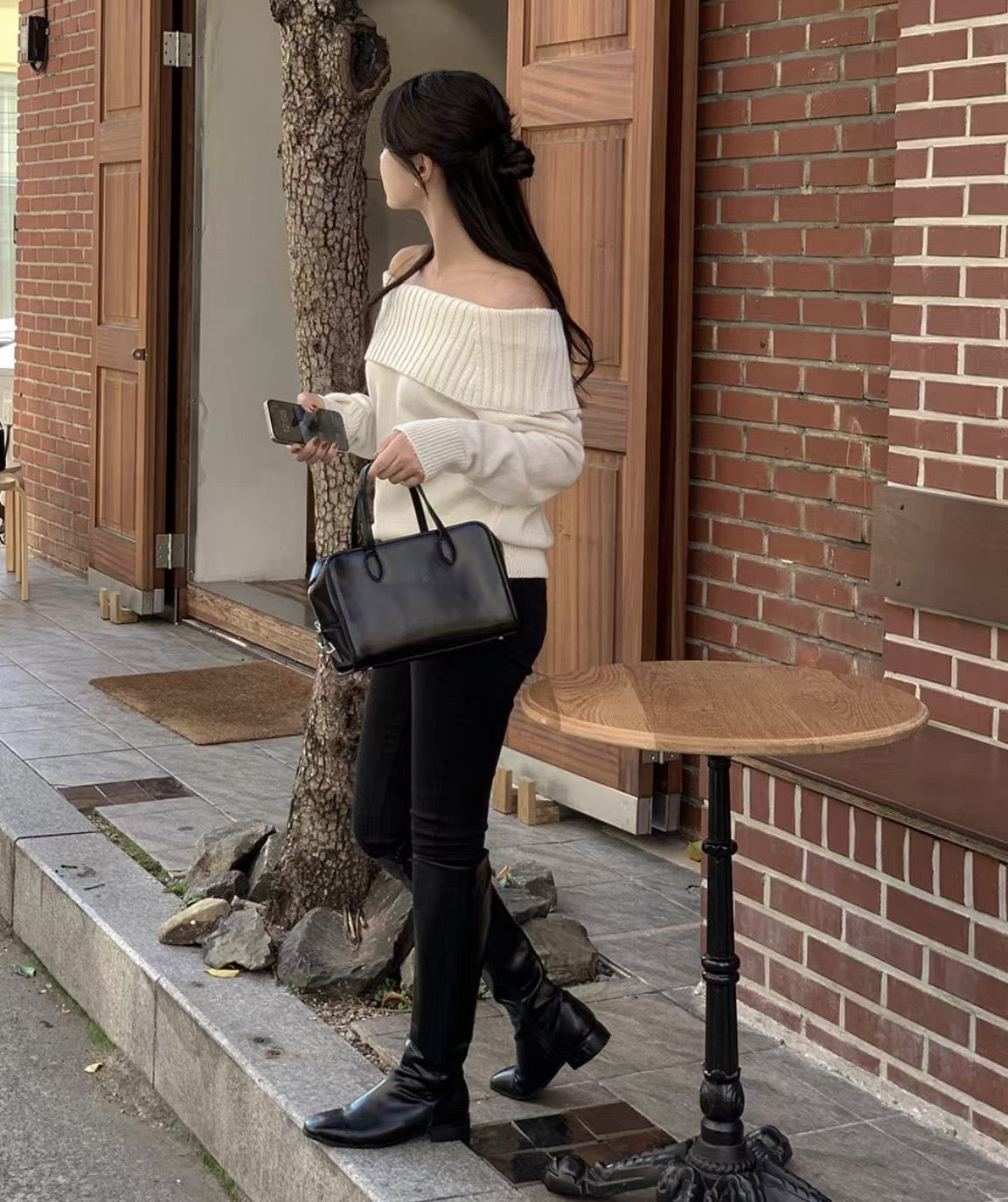 Off-the-shoulder Long Sleeve Knit Top
