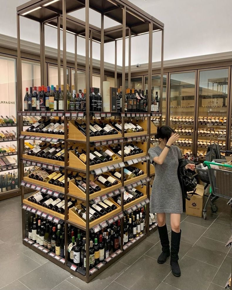 柔らかくゆったりとした半袖ニットワンピース