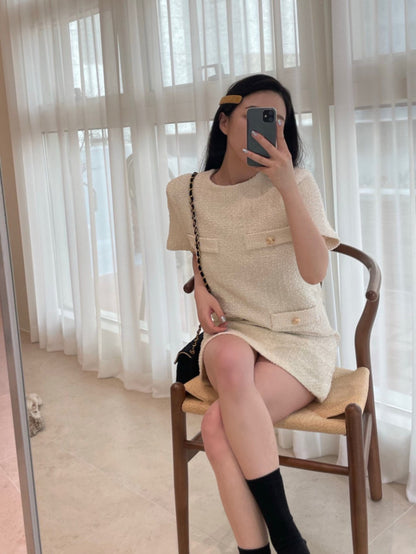 圓領寬鬆連身裙