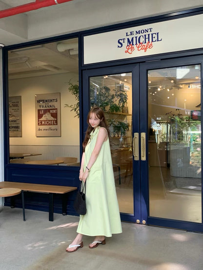 Sleeveless Dress with Large Pockets