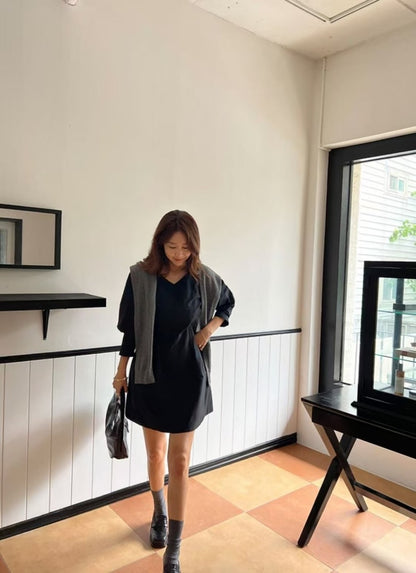 Vネックウエスト絞り七分袖ワンピース