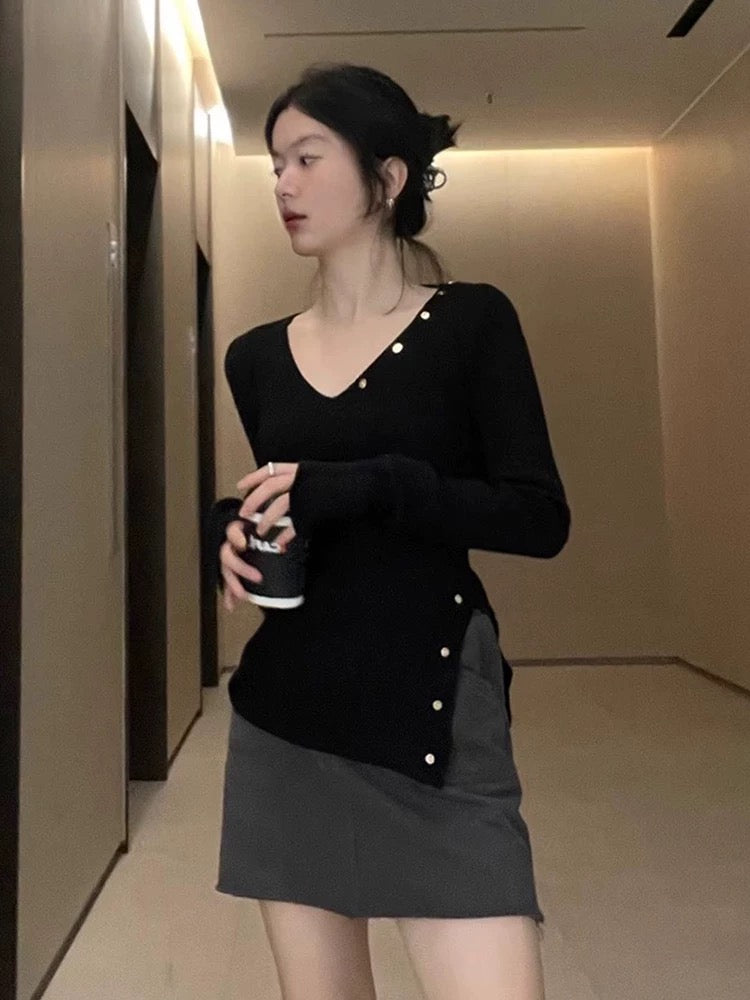 V領紐扣側開叉針織top