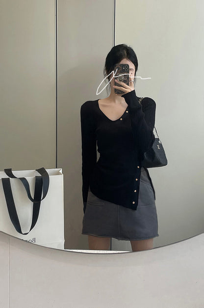 V領紐扣側開叉針織top