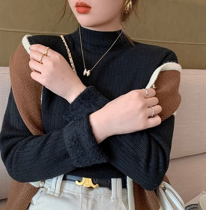 柔らかく暖かい裏起毛ハイネックトップス