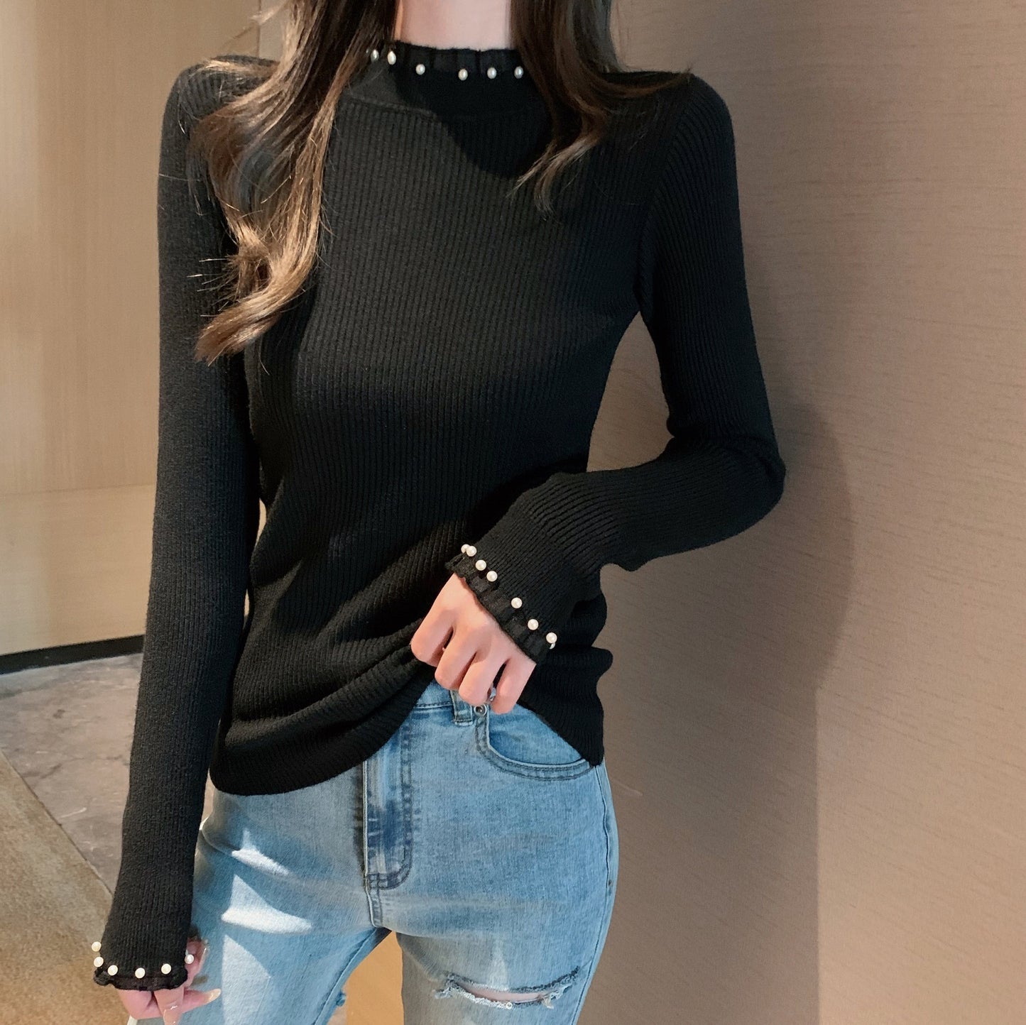 花邊拼接珍珠半高領top