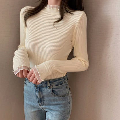 花邊拼接珍珠半高領top