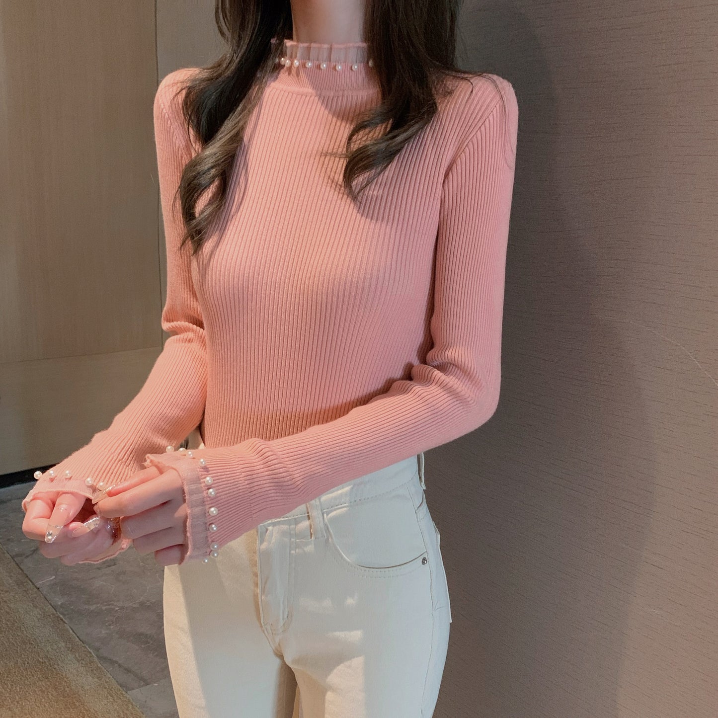 花邊拼接珍珠半高領top