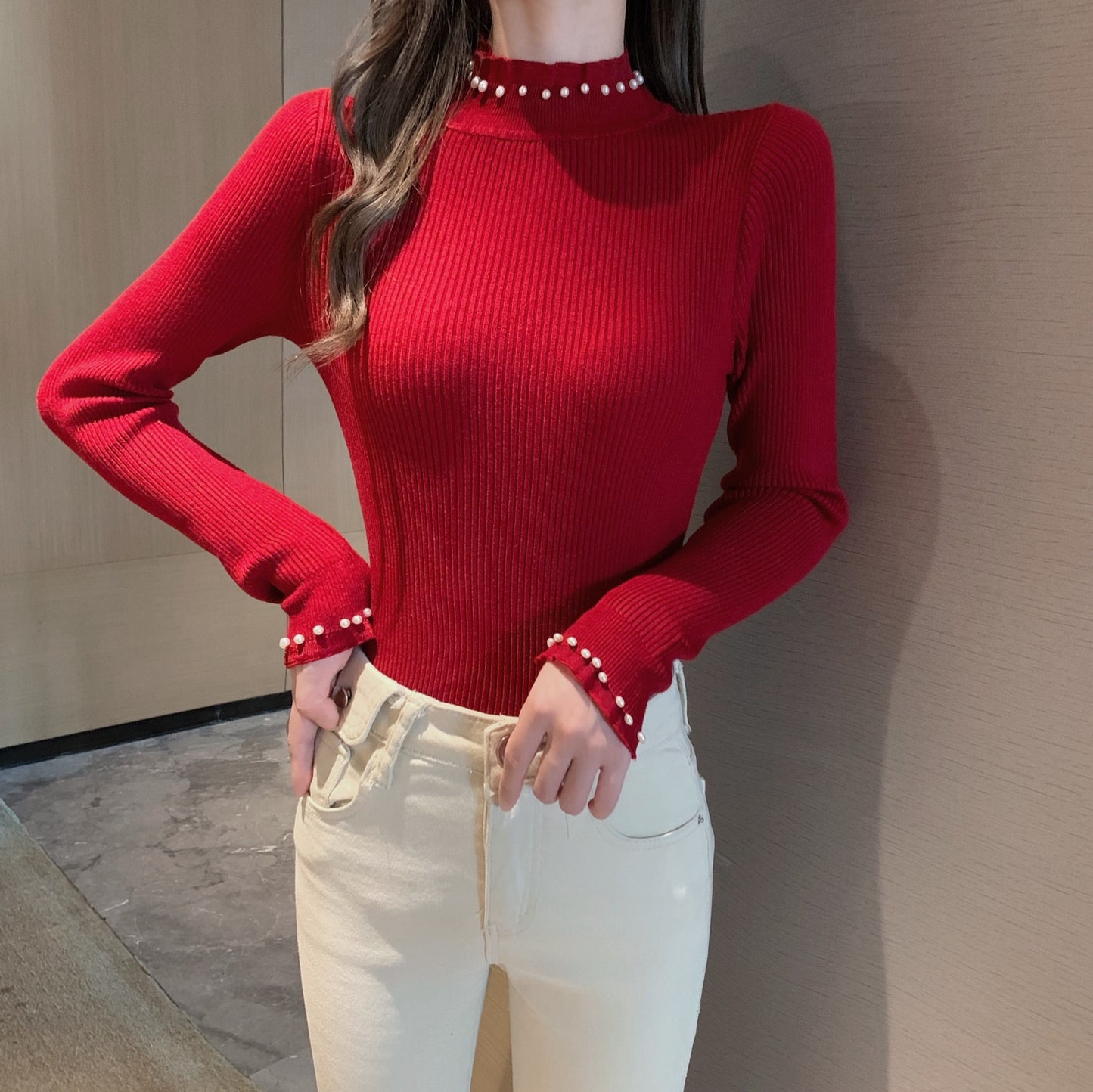 花邊拼接珍珠半高領top