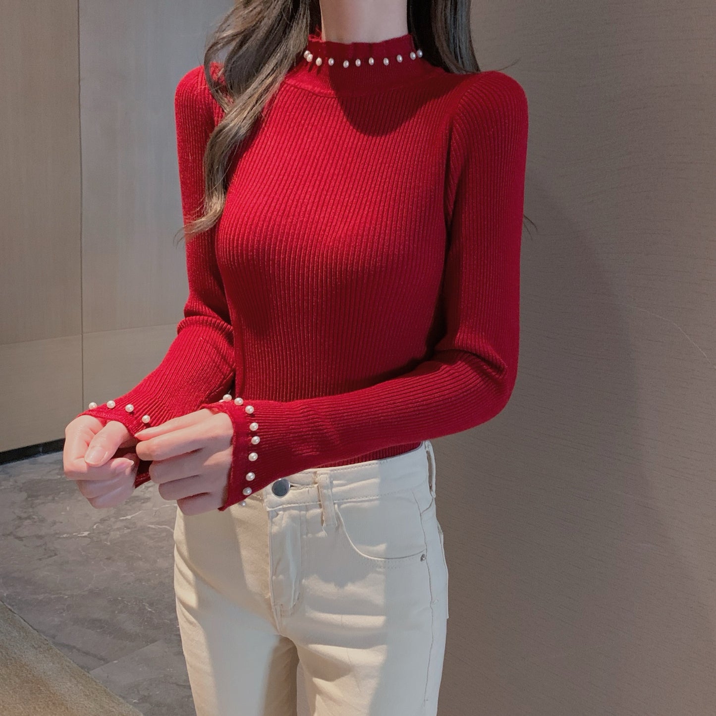 花邊拼接珍珠半高領top