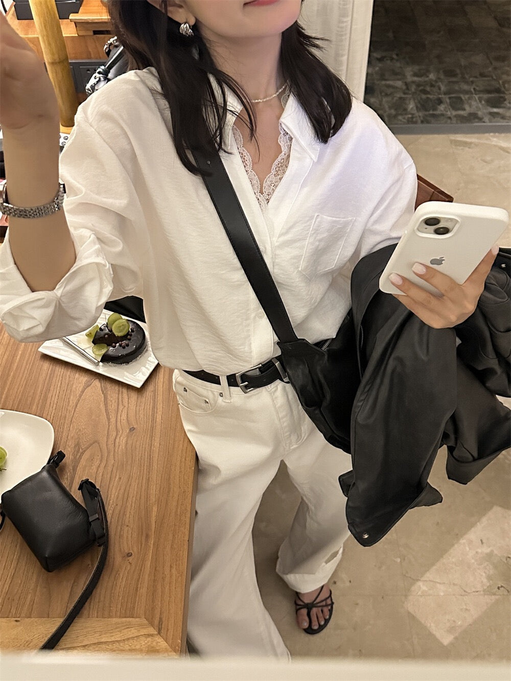 法式蕾絲拼接恤衫