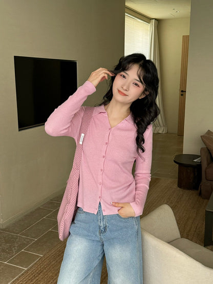 Macaron-colored small V-neck knitted top