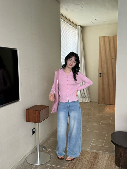 Macaron-colored small V-neck knitted top