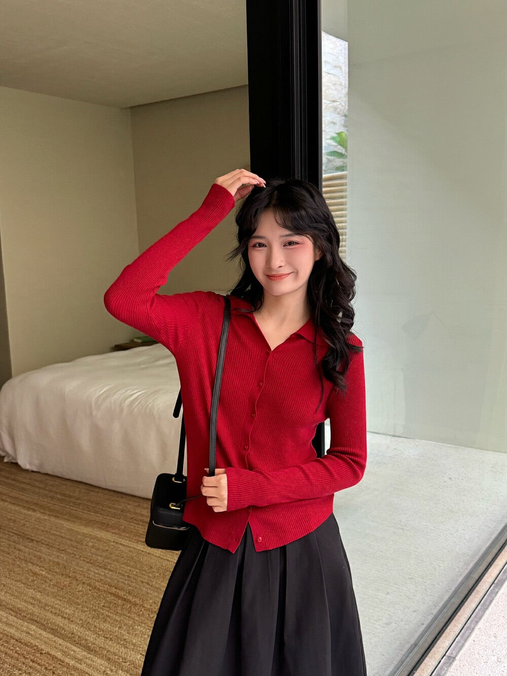 Macaron-colored small V-neck knitted top