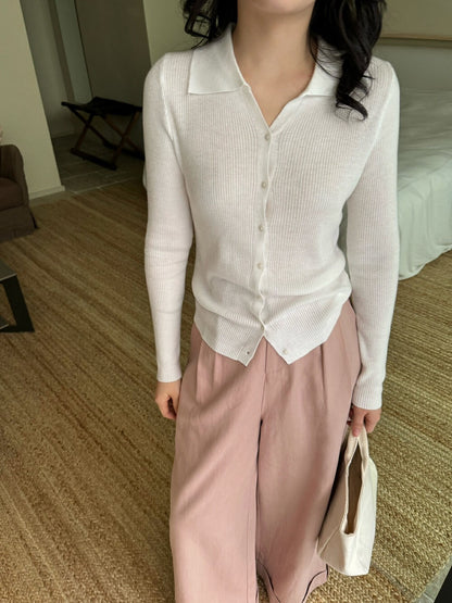 Macaron-colored small V-neck knitted top