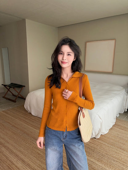 Macaron-colored small V-neck knitted top