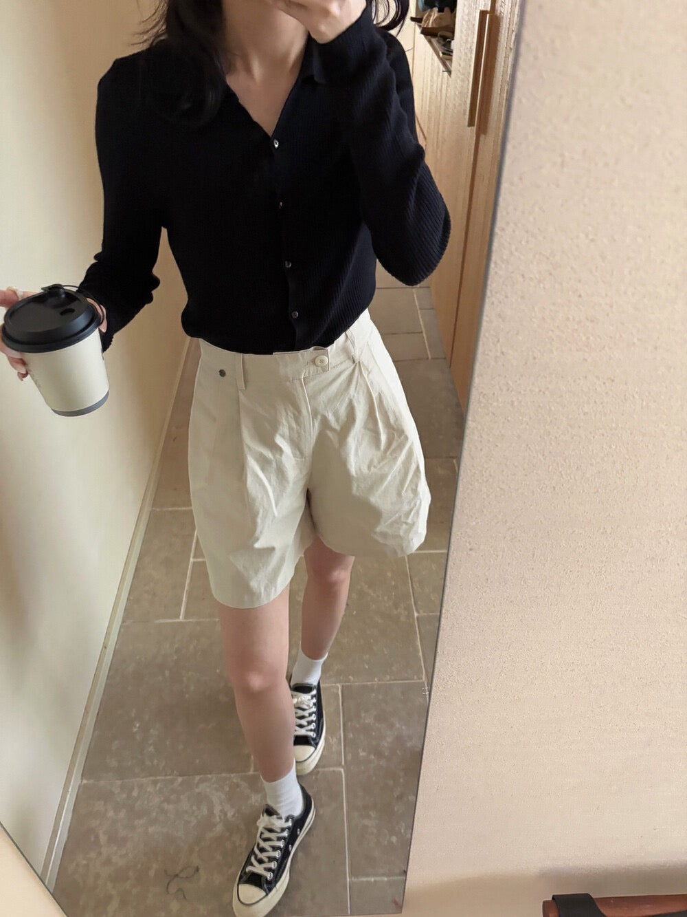 Macaron-colored small V-neck knitted top