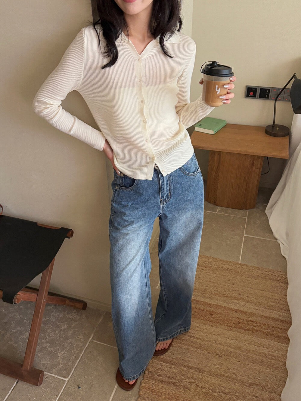 Macaron-colored small V-neck knitted top