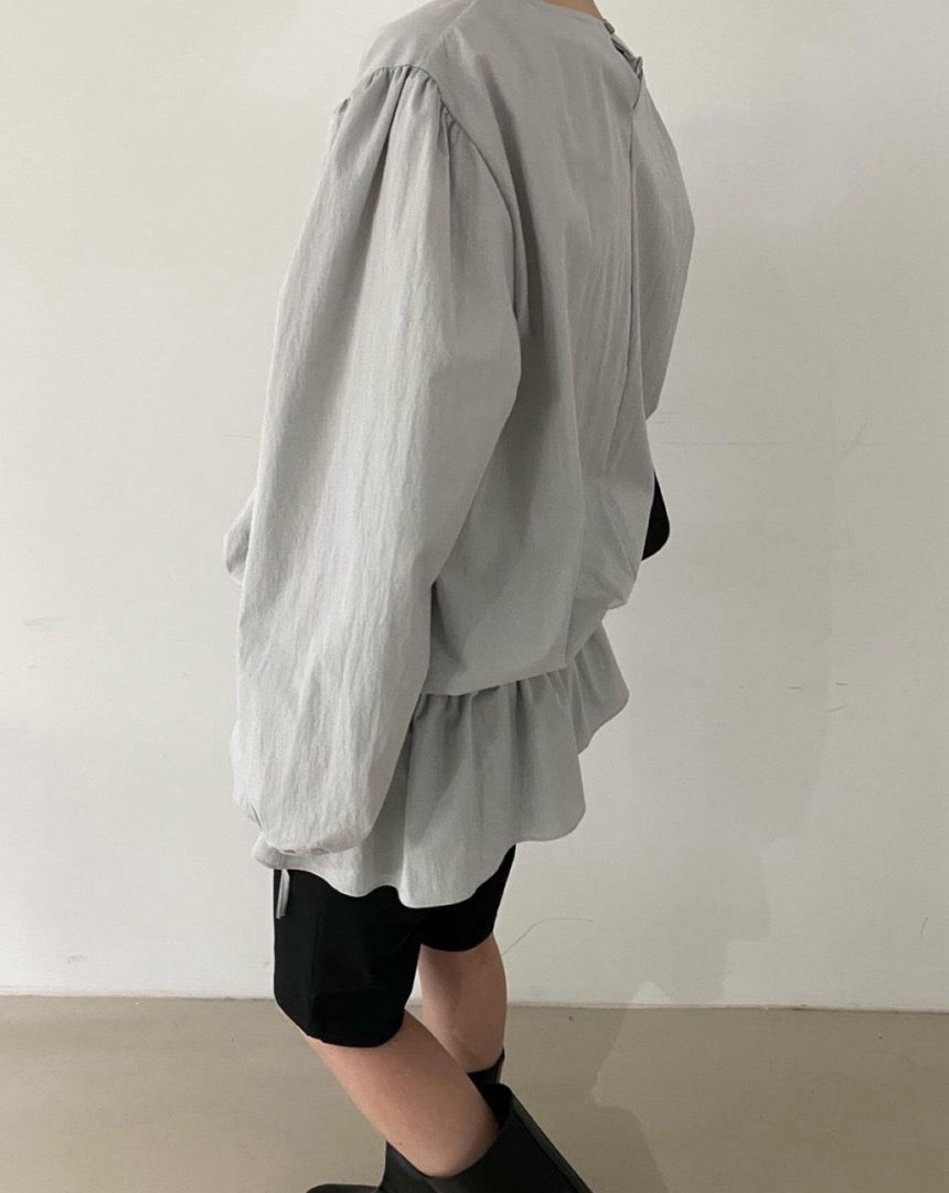 Round-neck tie-up shirt