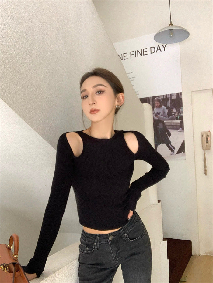 透かし彫りフィットニットトップス