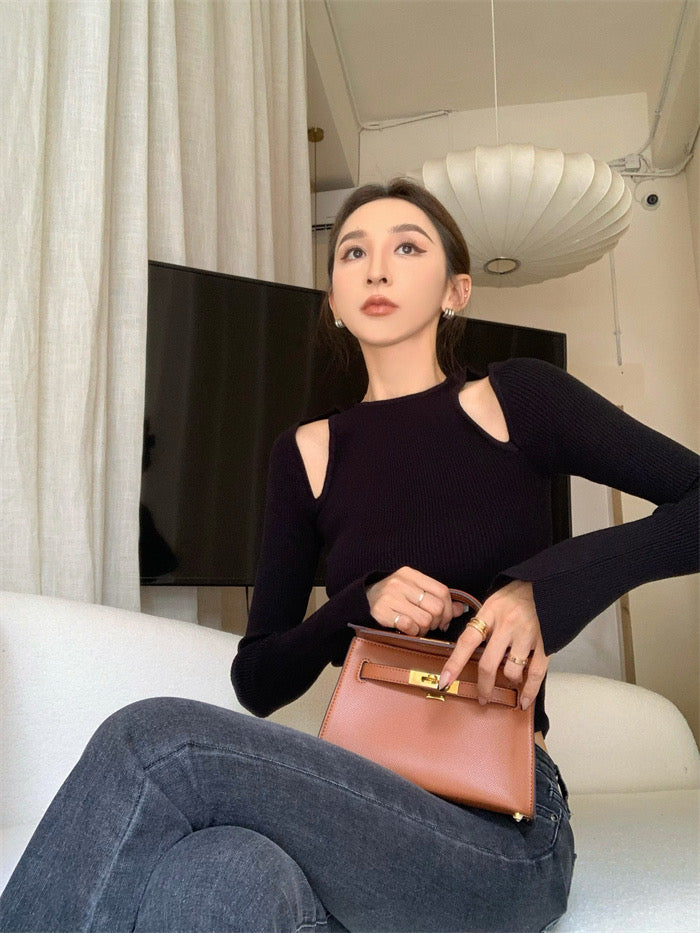 透かし彫りフィットニットトップス