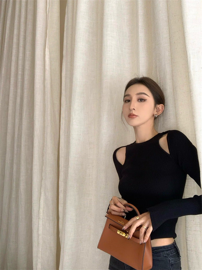 透かし彫りフィットニットトップス