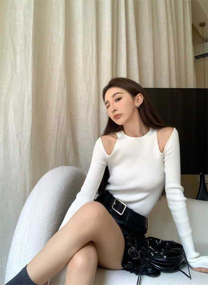 透かし彫りフィットニットトップス