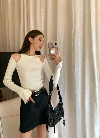 透かし彫りフィットニットトップス