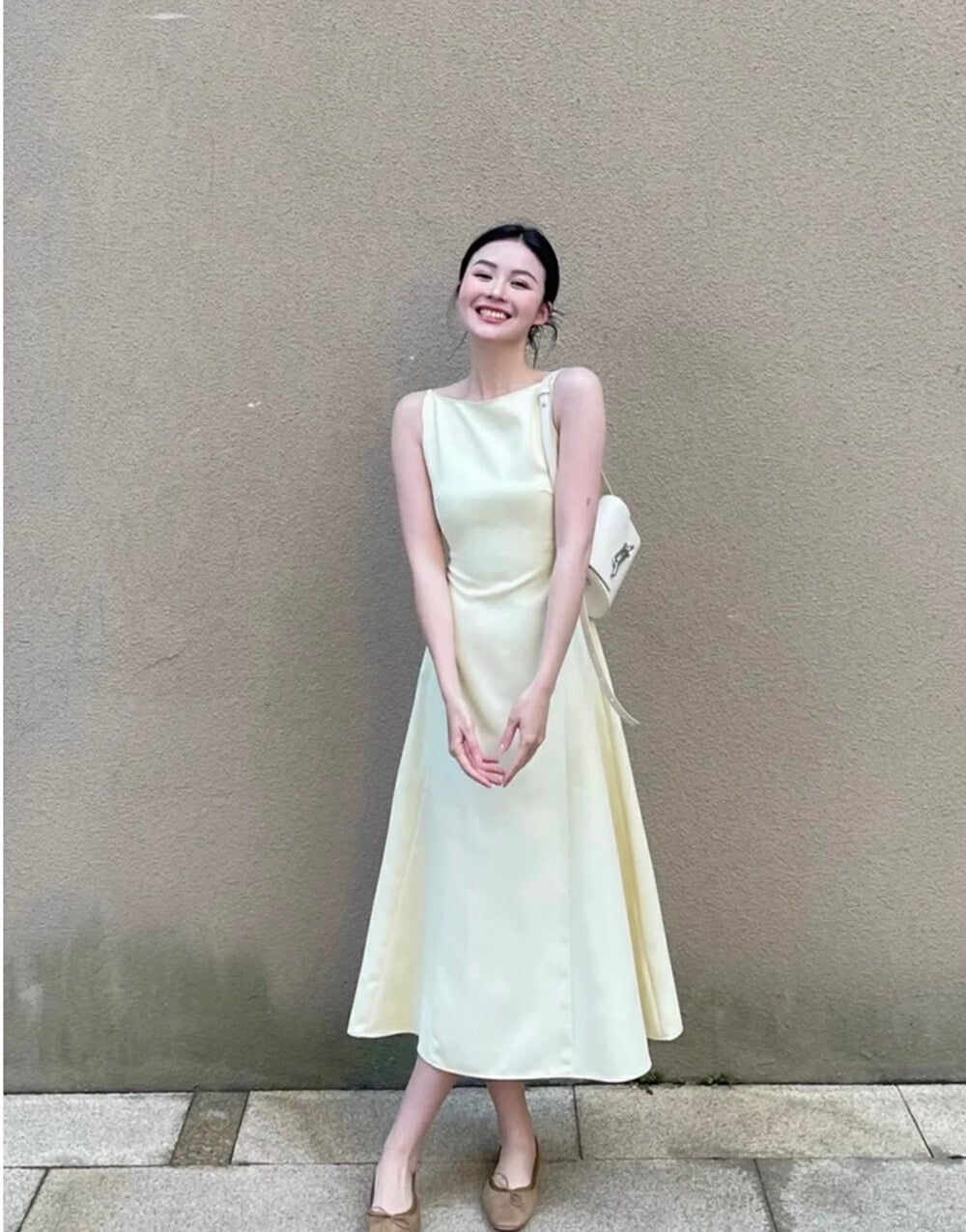 斜紋肌理收腰連身裙