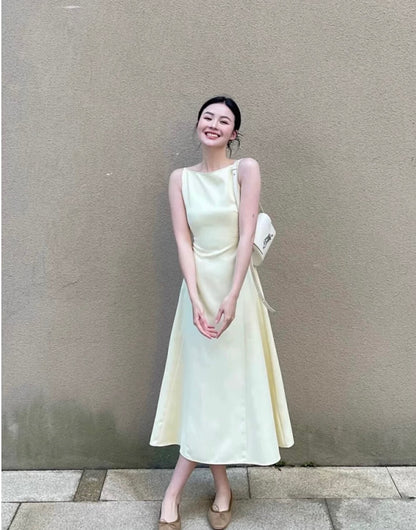 斜紋肌理收腰連身裙