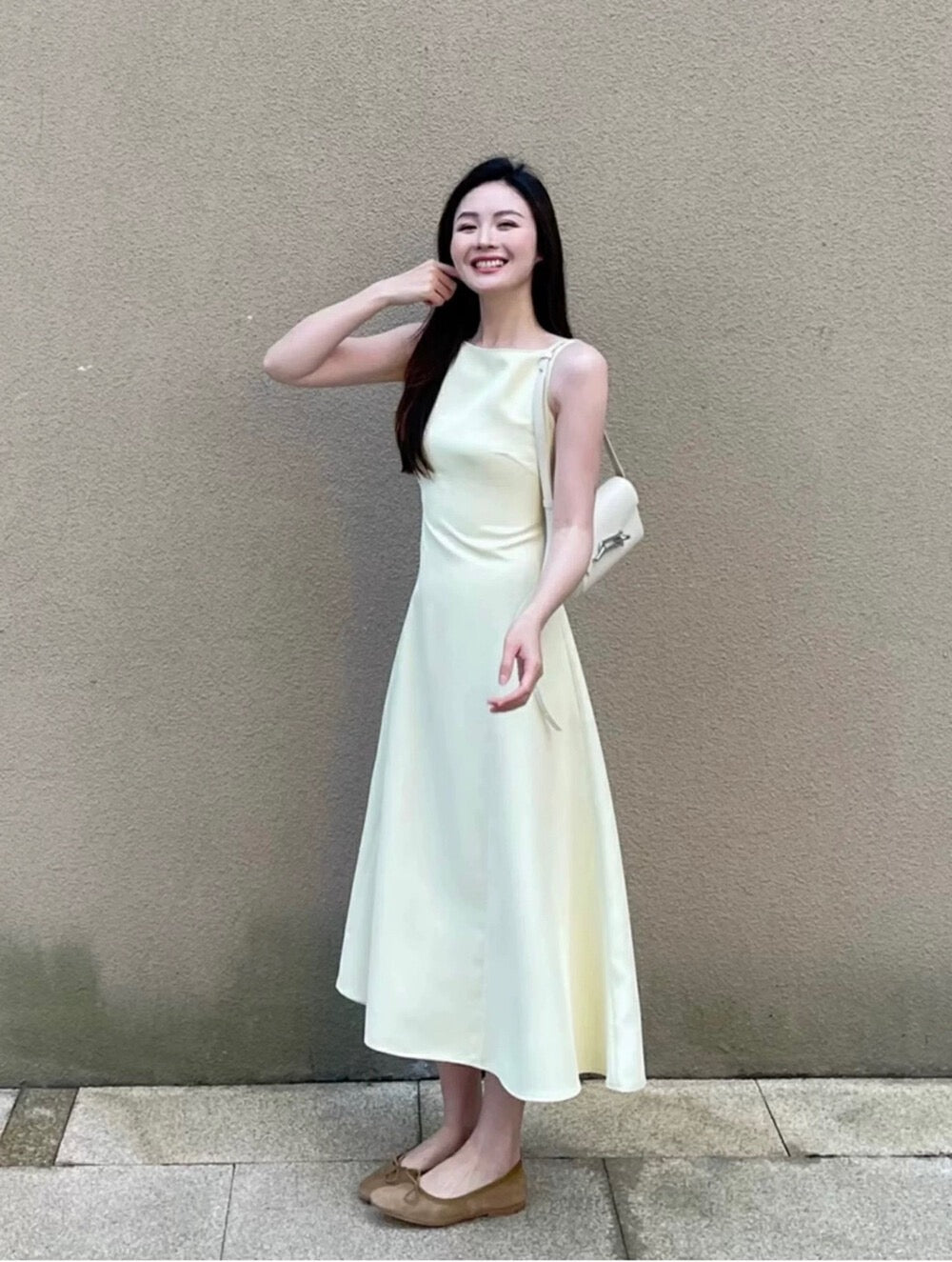 斜紋肌理收腰連身裙