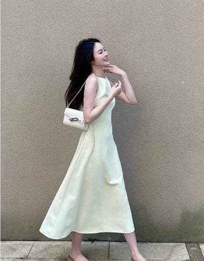 斜紋肌理收腰連身裙