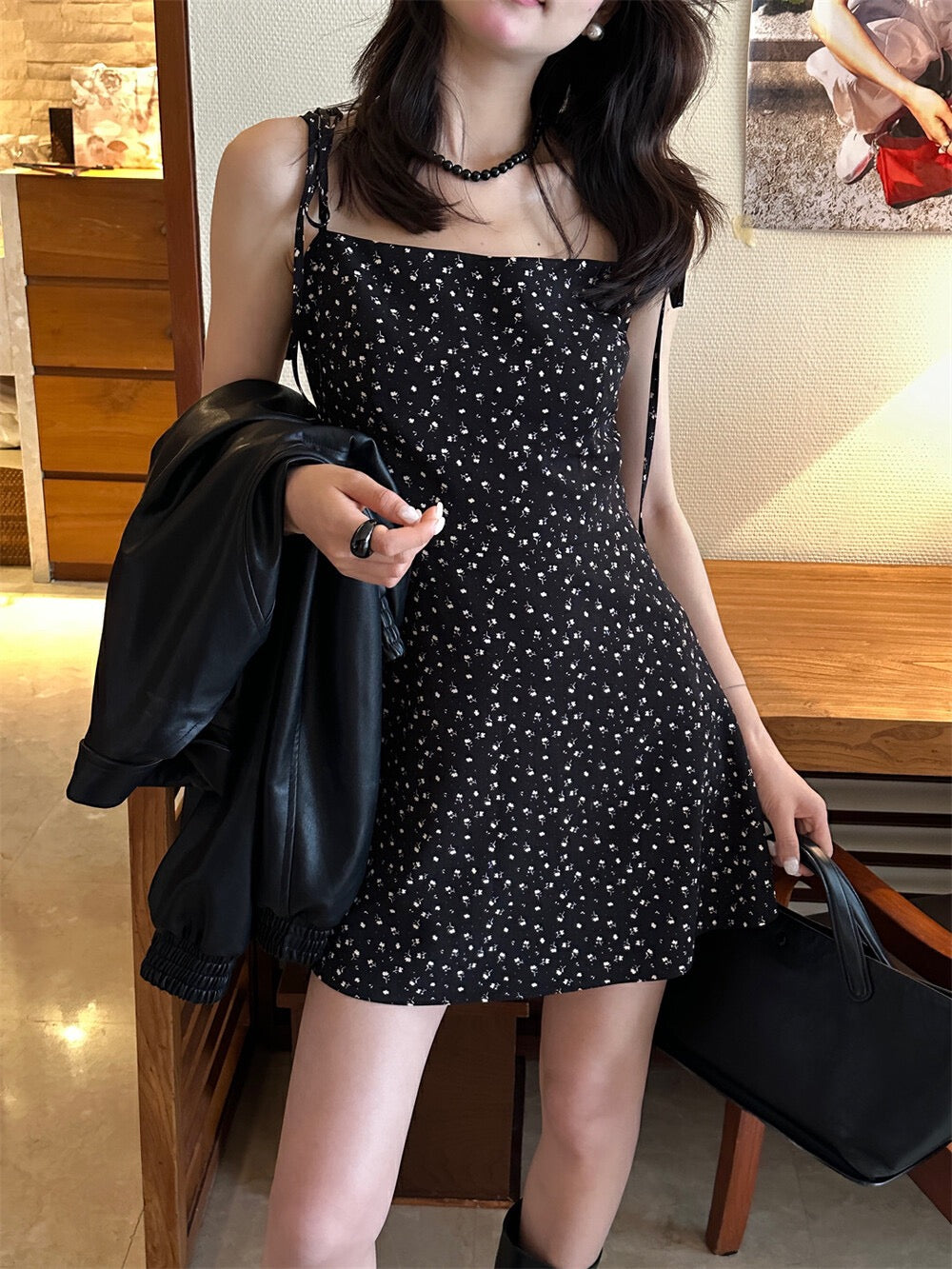 碎花吊帶連身裙