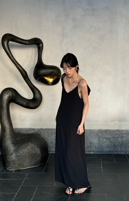 優雅極簡連身裙