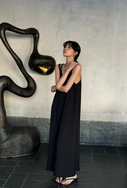 優雅極簡連身裙