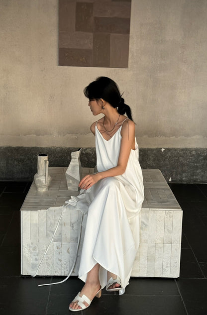 優雅極簡連身裙