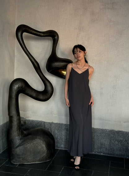 優雅極簡連身裙