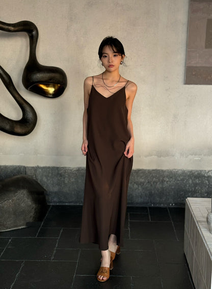 優雅極簡連身裙