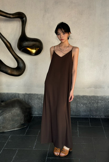 優雅極簡連身裙