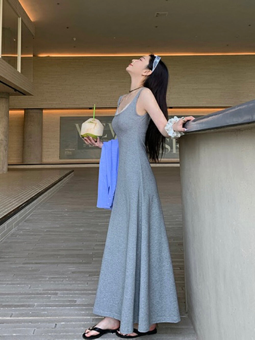 蕾絲拼接收腰A字連身裙