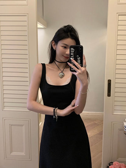 蕾絲拼接收腰A字連身裙