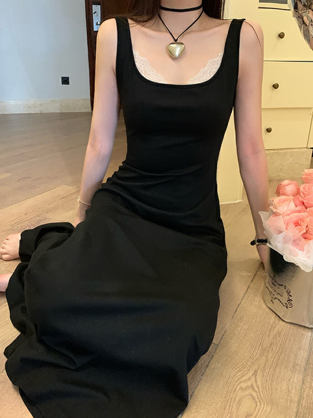 蕾絲拼接收腰A字連身裙