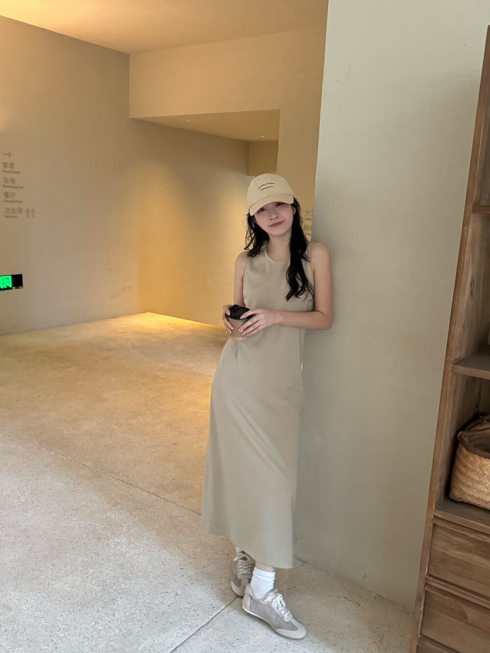 極簡休閒背心連身裙