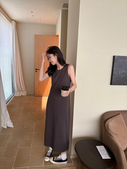 極簡休閒背心連身裙