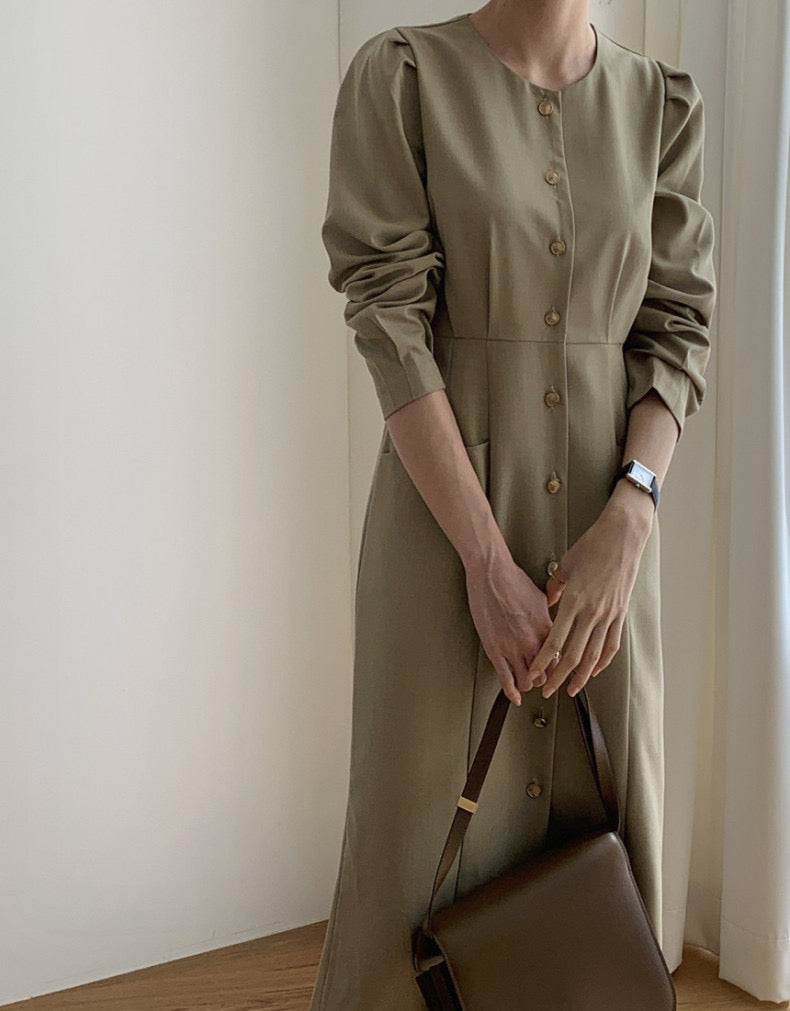 圓領壓褶修腰連身裙