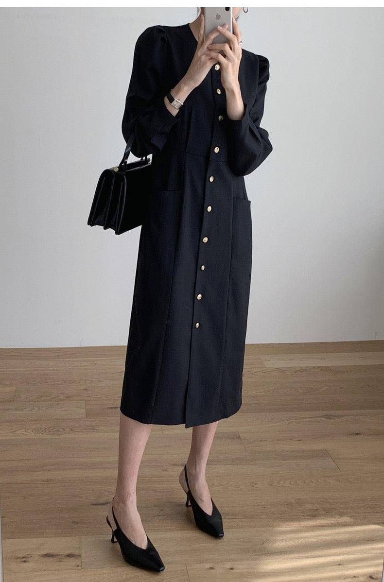 圓領壓褶修腰連身裙