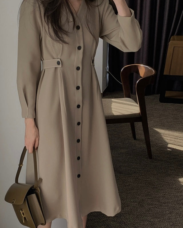 V領單排扣明顯收腰連身裙