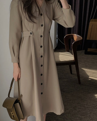 V領單排扣明顯收腰連身裙