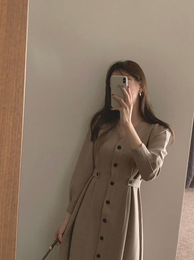 V領單排扣明顯收腰連身裙