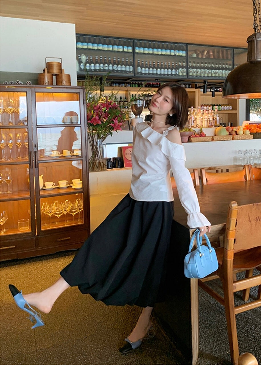 立體花斜肩荷葉邊top